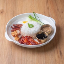 ข้าวหมูแดงหมูกรอบ