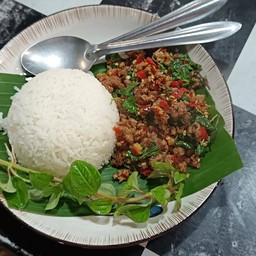 กะเพราเนื้อพิเศษ ไทยวากิว