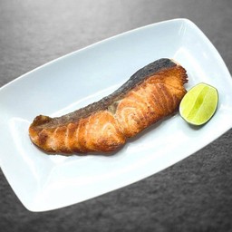 GRILLED SALMON (Salt/Teriyaki)/ แซลมอนย่าง (เกลือ/เทอริยากิ)