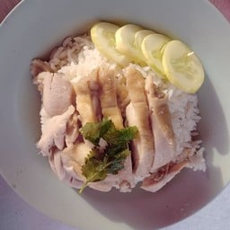 ร้านข้าวมันไก่ย่างเจ๊โอ๋
