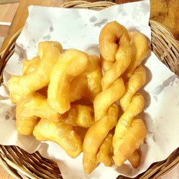 โก๋รวม(ดั้งเดิม+เกียว)