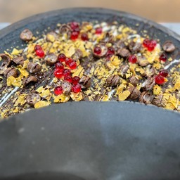 เครปชาโคล แยมช๊อก คอนเฟค เยลลี่แดง โกโกครัน ซอสช๊อก และนม