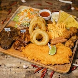 สเต็กถาดคอมโบ(หมู+ไก่+ปลา)