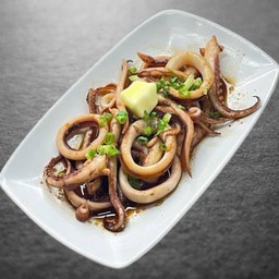 GRILLED SQUID With BUTTER/ปลาหมึกย่างเนย