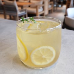 Ice Honey Lemon Sparking