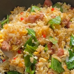 ข้าวผัดแหนม