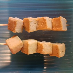 เต้าหู้ ลูกเต๋า