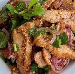 น้ำตกคอหมูย่าง