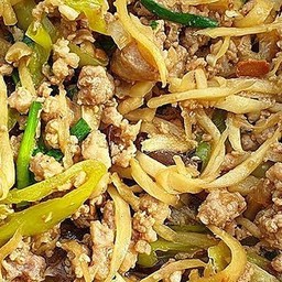 หมูสับผัดขิง(ราดข้าว)