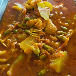 แกงส้มดอกแคปลาดอลลี่