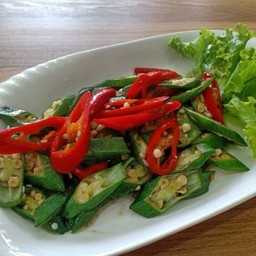 กระเจี๊ยบชี้ฟ้า กับข้าว