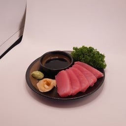 ปลาทูน่าซากุซาซิมิ