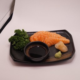 ปลาแซลมอนซาซิมิ