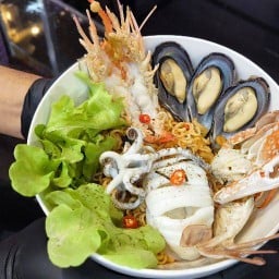 เส้นสมุทร มาม่าไทย - เกาหลี ไก่ทอดสูตรอร่อยมาก แยกวุ่นวาย
