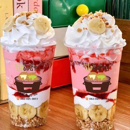 บานอฟฟี่สตรอเบอรี่ปั่น