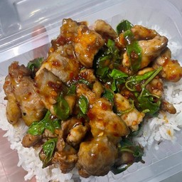 หมูชิ้น ผัดใบโหระพา