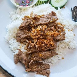 [อร่อยซ่ากับโค้ก] หมูทอดกระเทียม +  โค้ก ไม่มีน้ำตาล (ขวด) 