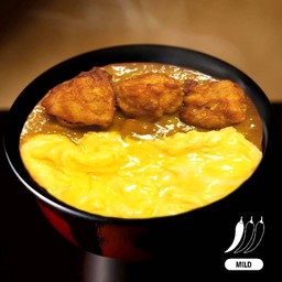 ข้าวหน้า ไข่ข้นแกงกะหรี่ไก่ทอด Japanese Curry with Karaage Fried Chicken and Omelette
