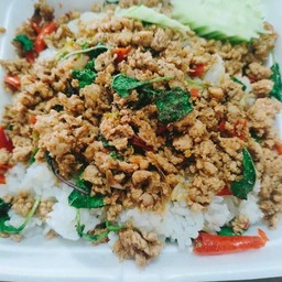 กระเพราหมูสับ