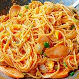 สปาเก็ตตี้ผัดซอส