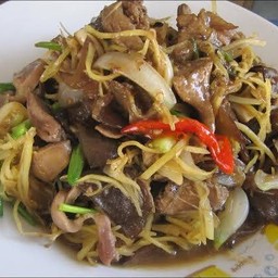 เครื่องในไก่ผัดขิง(ราดข้าว)