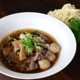 ก๋วยเตี๋ยวเนื้อ