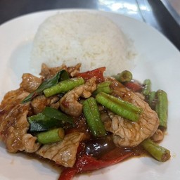 ข้าวพริกแกงหมู