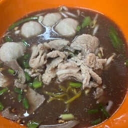 ก๋วยเตี๋ยวเเชมป์ อุโมงค์สามเหลี่ยม