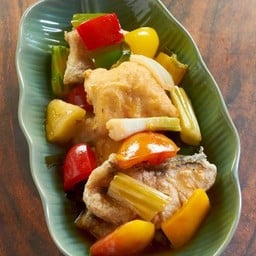 ปลากะพงผัดเปรี้ยวหวาน