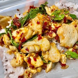ไก่ ผัดใบโหระพา