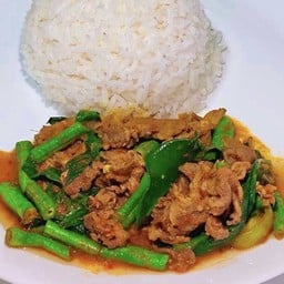 ข้าวราดผัดพริกแกงใต้