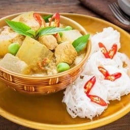 ขนมจีน แกงเขียวหวานไก่