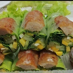 แหนมเนืองโรลลิงกล่องเล็ก 4 คำ