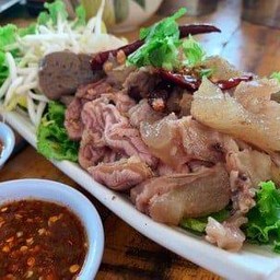 ลวกจิ้มเนื้อเปื่อย