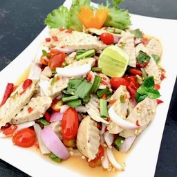 ยำไส้กรอก