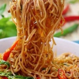 หมาล่ามาม่าสุกี้แห้ง
