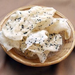 ข้าวเกรียบงา(ทอด)