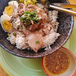 ข้าวหน้าเนื้อตุ๋นจักรพรรดิ