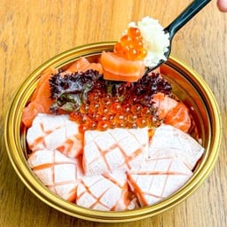 ข้าวม่อนเต๋า + เนื้อท้อง + ไข่ปลา