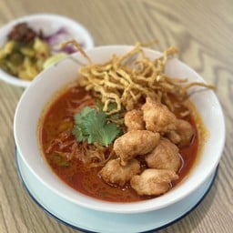 ข้าวซอยไก่ทอด