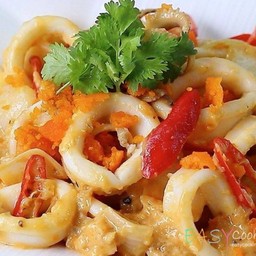 ผัดไข่เค็มกับข้าว