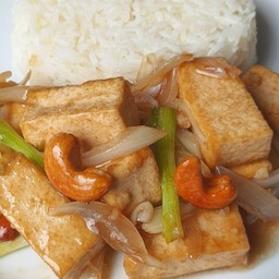 Tofo Cashew Nut Rice ข้าวเต้าหู้ผัดเม็ดมะม่วง