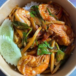 ข้าวราดพริกแกงกุ้งใส่หน่อไม้ต้ม