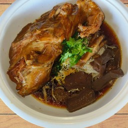 ก๋วยเตี๋ยวไก่ยกโครง