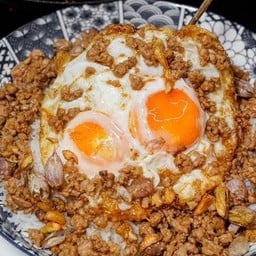 ข้าวไข่ดาวหมูสับ