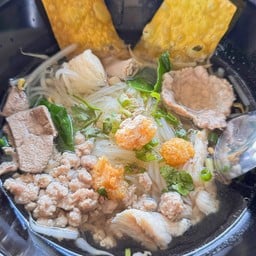 ก๋วยเตี๋ยวหมู ไม่ยำ