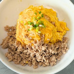 ข้าวไข่ข้นหมูสับ - Rice Topped  with Creamy Omelette and Minced Pork