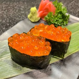 ซูชิไข่ปลาแซลมอน 2ชิ้น
