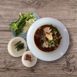 [อร่อยซ่ากับโค้ก] ก๋วยเตี๋ยวหมู(เส้นเล็ก) +  โค้ก ออริจินัล (ขวด) 