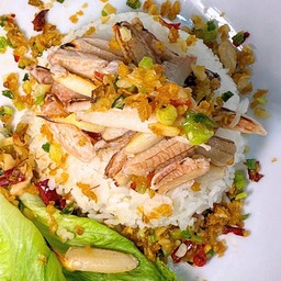 ข้าวปูคั่วพริกเกลือ - Rice Topped  with Chili and Salt and Crab Leg Meat